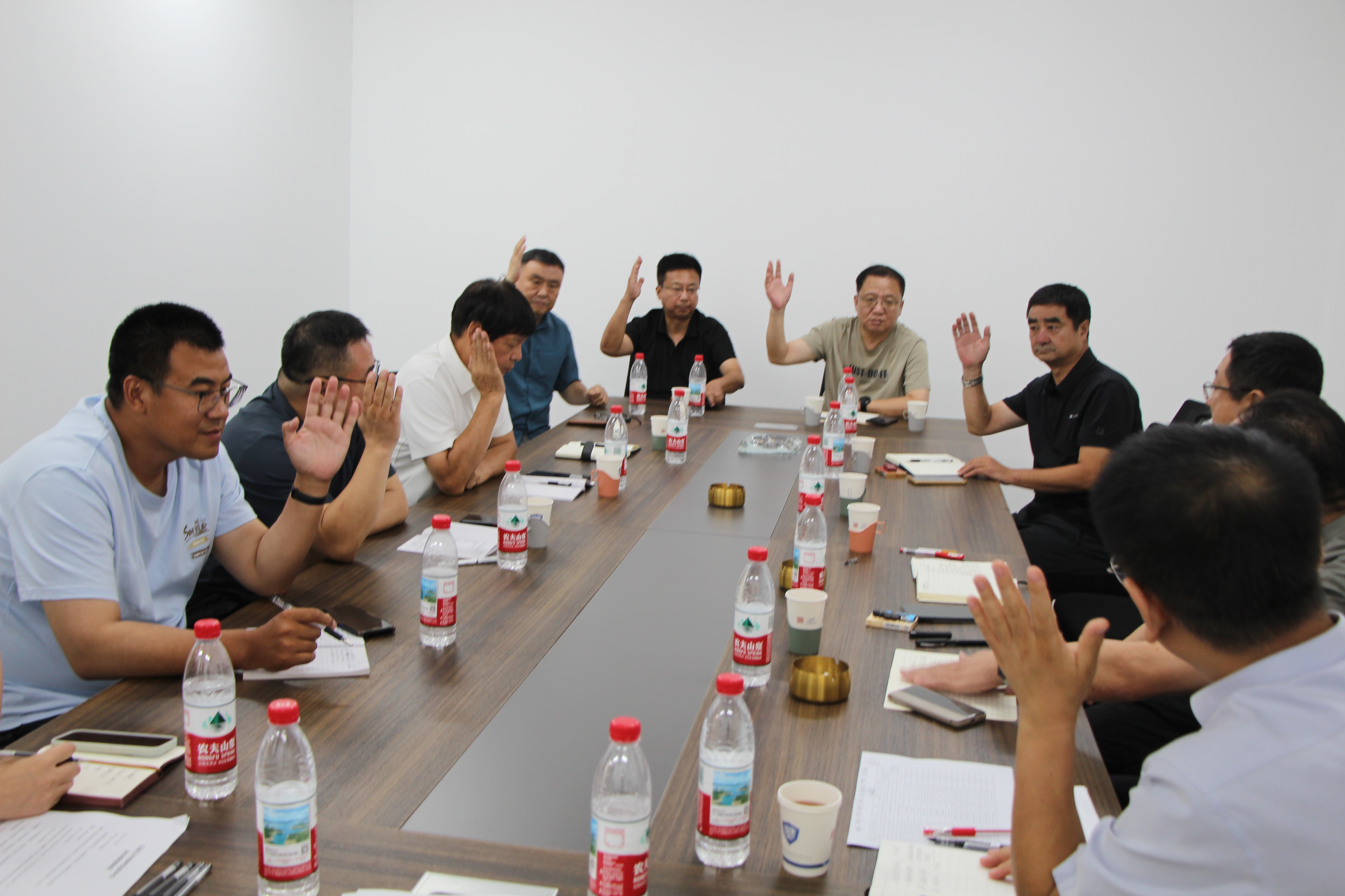 梁总定图片.jpg 梁总定图片.jpg