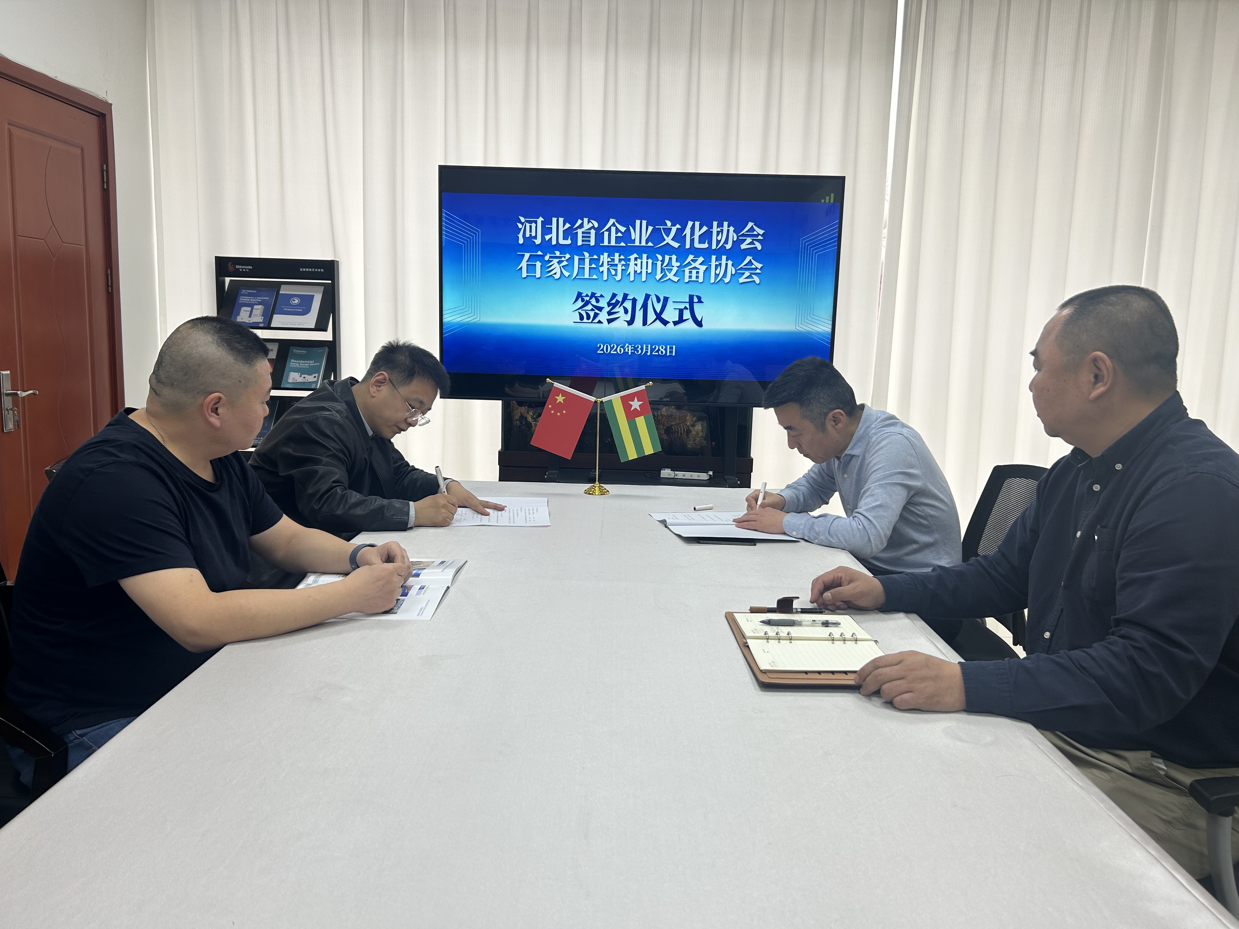 5350d393148d85e51cd70bd7f91b4421.jpg 5350d393148d85e51cd70bd7f91b4421.jpg